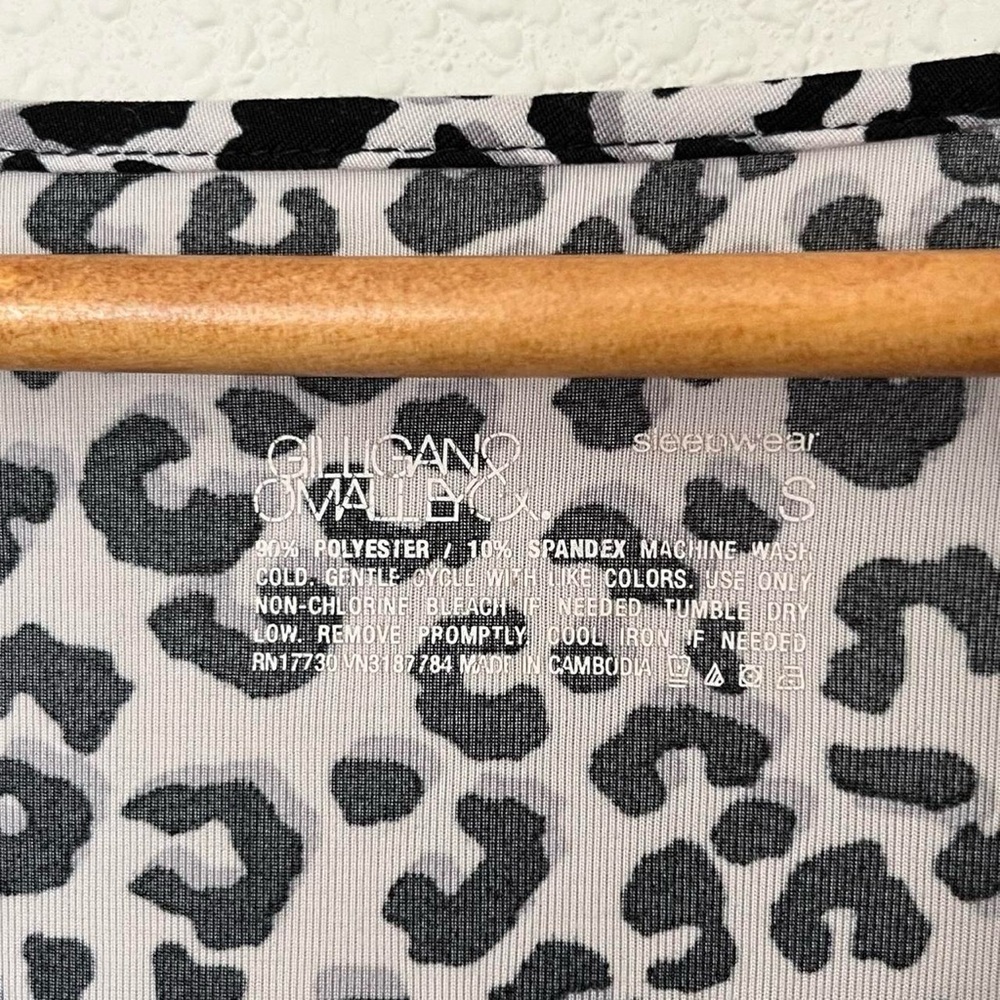 Women's Leopard Print Top - Picture 2 of 2